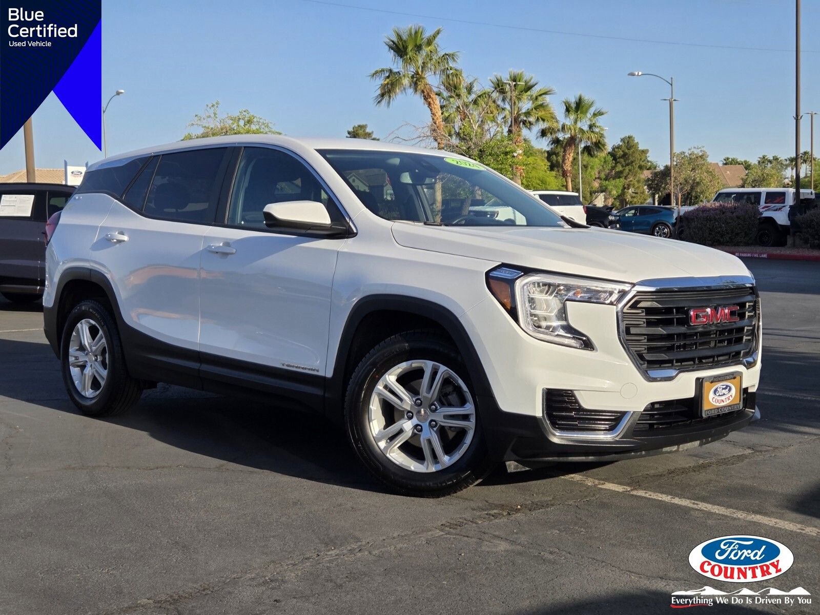 Used 2024 GMC Terrain SLE FWD image 1