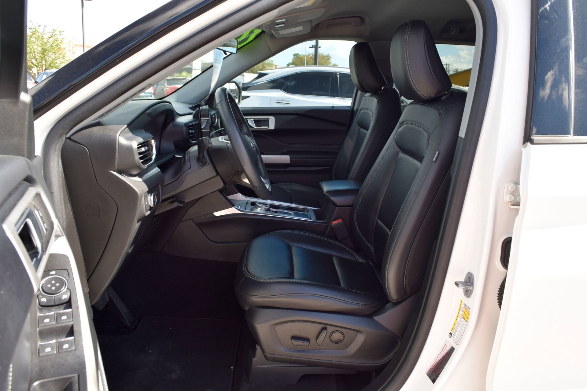 Certified 2022 Ford Explorer XLT w/ Equipment Group 202A image 18