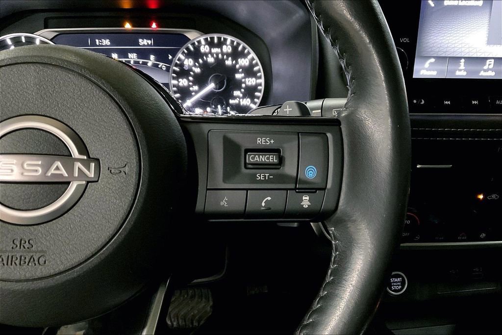 Used 2023 Nissan Rogue SL w/ SL Premium Package image 18