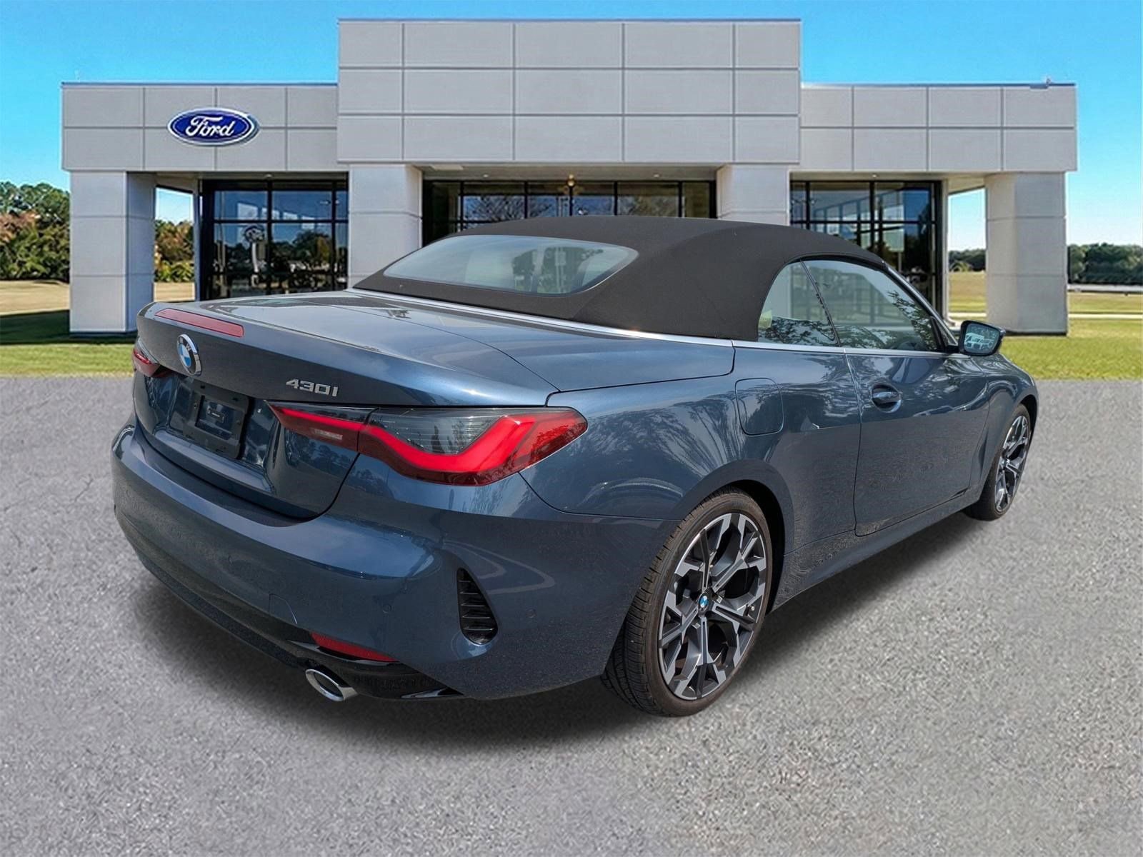Used 2025 BMW 430i Convertible w/ Premium Package RWD image 2