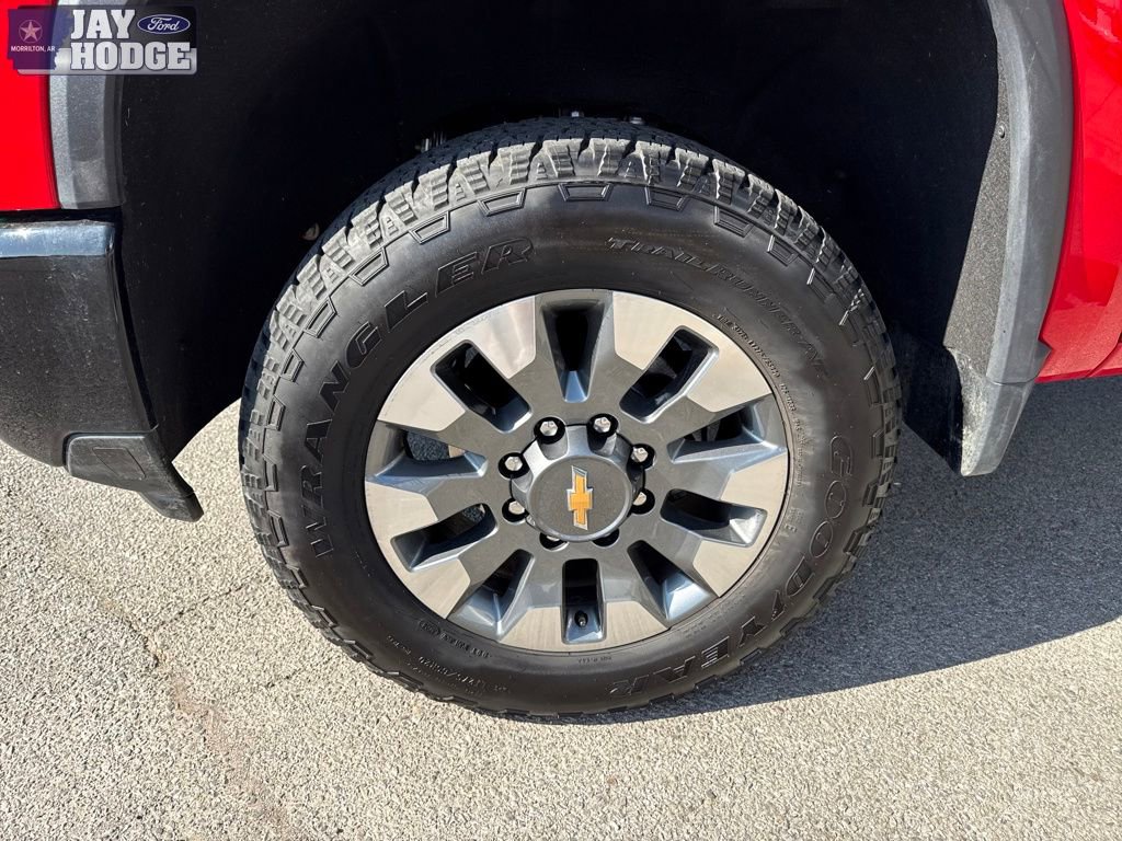 Used 2025 Chevrolet Silverado 2500 Custom w/ Custom Value Package image 15