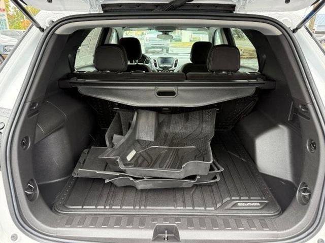 Used 2022 Chevrolet Equinox LT w/ LPO, Floor Liner Package image 19