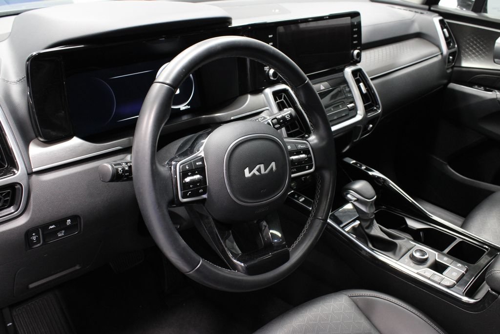 Used 2023 Kia Sorento SX AWD/4WD image 25