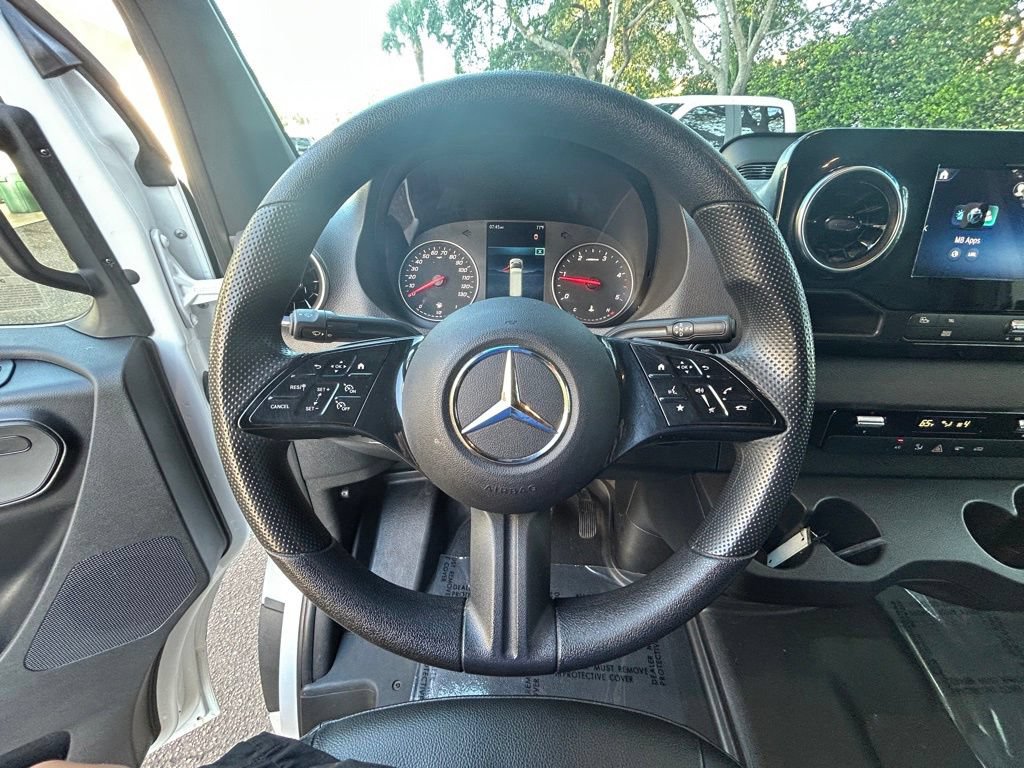 Used 2025 Mercedes-Benz Sprinter 2500 image 14