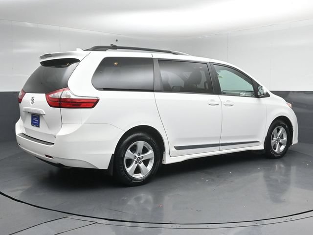 Used 2018 Toyota Sienna LE FWD image 7