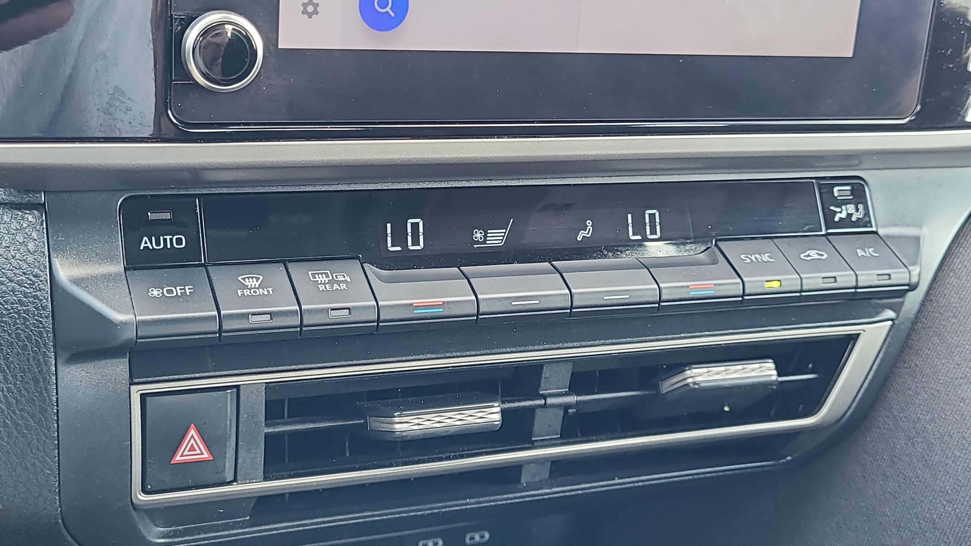 Used 2025 Toyota Camry SE FWD image 23