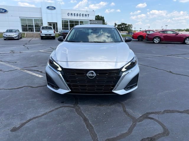Used 2025 Nissan Altima 2.5 SV FWD image 2