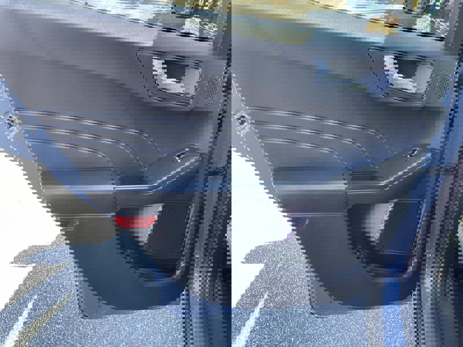 Certified 2025 Ford Escape Platinum w/ Premium Technology Package image 12