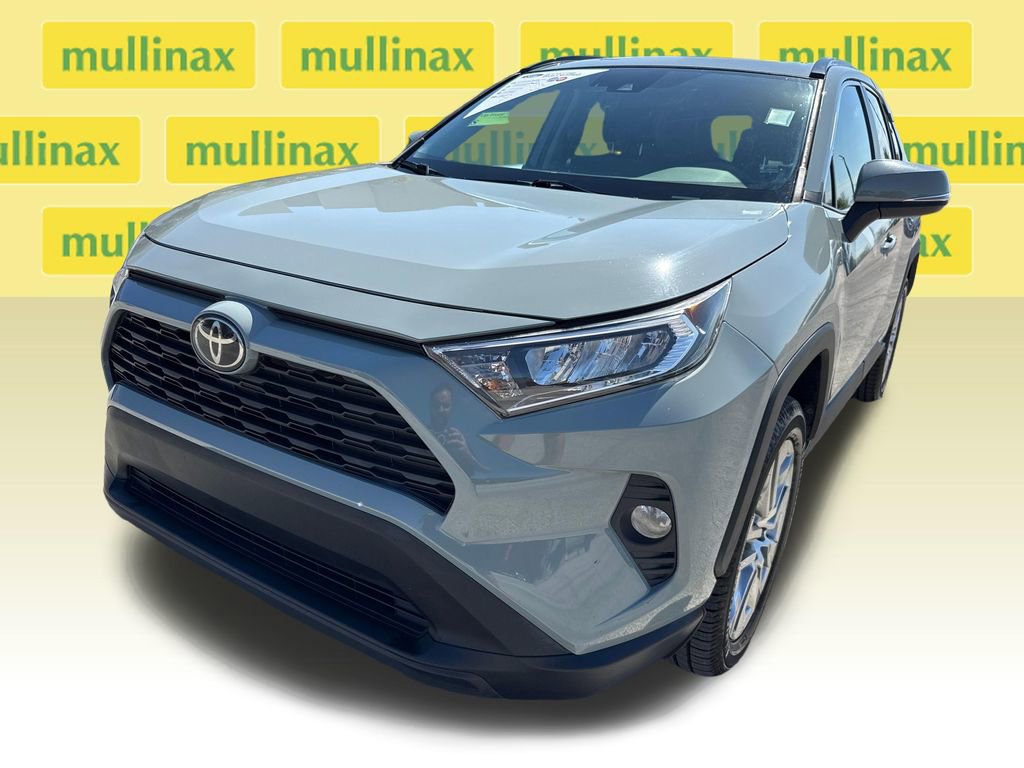 Used 2021 Toyota RAV4 XLE Premium image 11