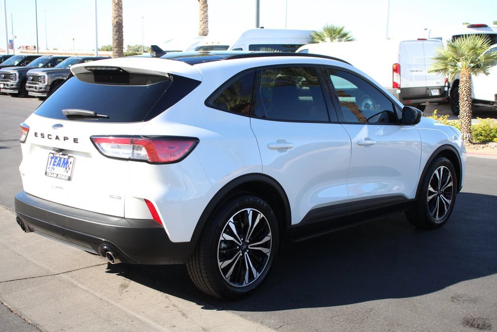Certified 2022 Ford Escape SE w/ SE Sport Appearance Package FWD image 8