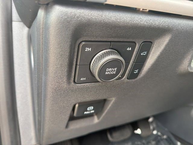 Certified 2025 Ford Expedition Active AWD/4WD image 18