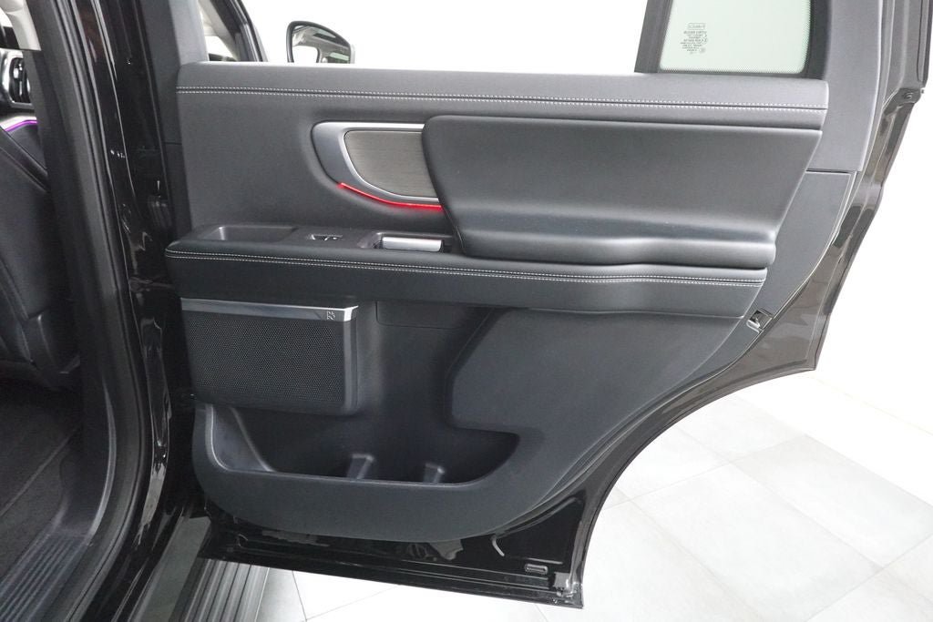 Certified 2025 Ford Expedition Platinum AWD/4WD image 32