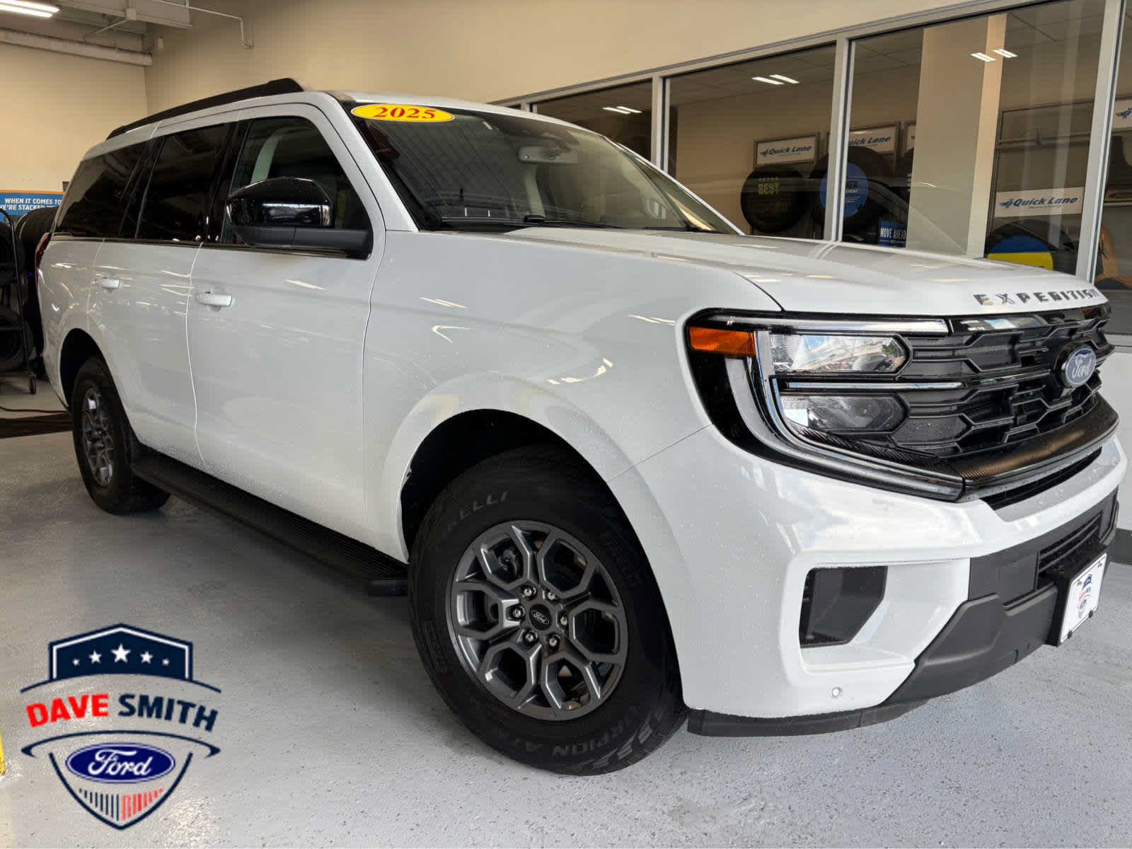 Certified 2025 Ford Expedition Active AWD/4WD image 2