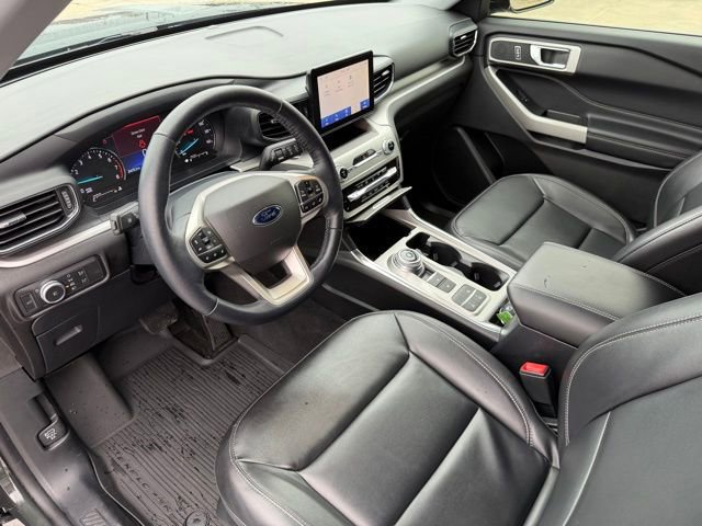 Certified 2022 Ford Explorer XLT w/ Equipment Group 202A RWD image 11