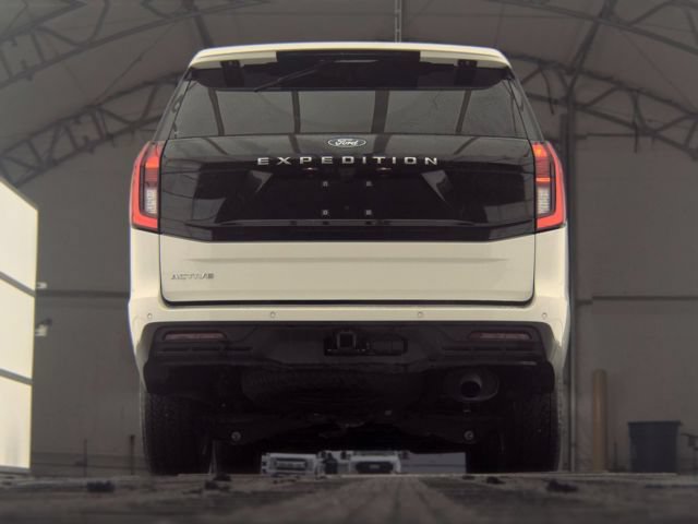 Certified 2025 Ford Expedition Active AWD/4WD image 5