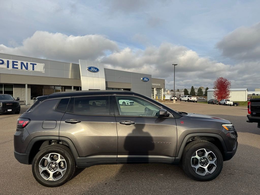 Used 2022 Jeep Compass Trailhawk w/ Trailhawk Elite Group image 2