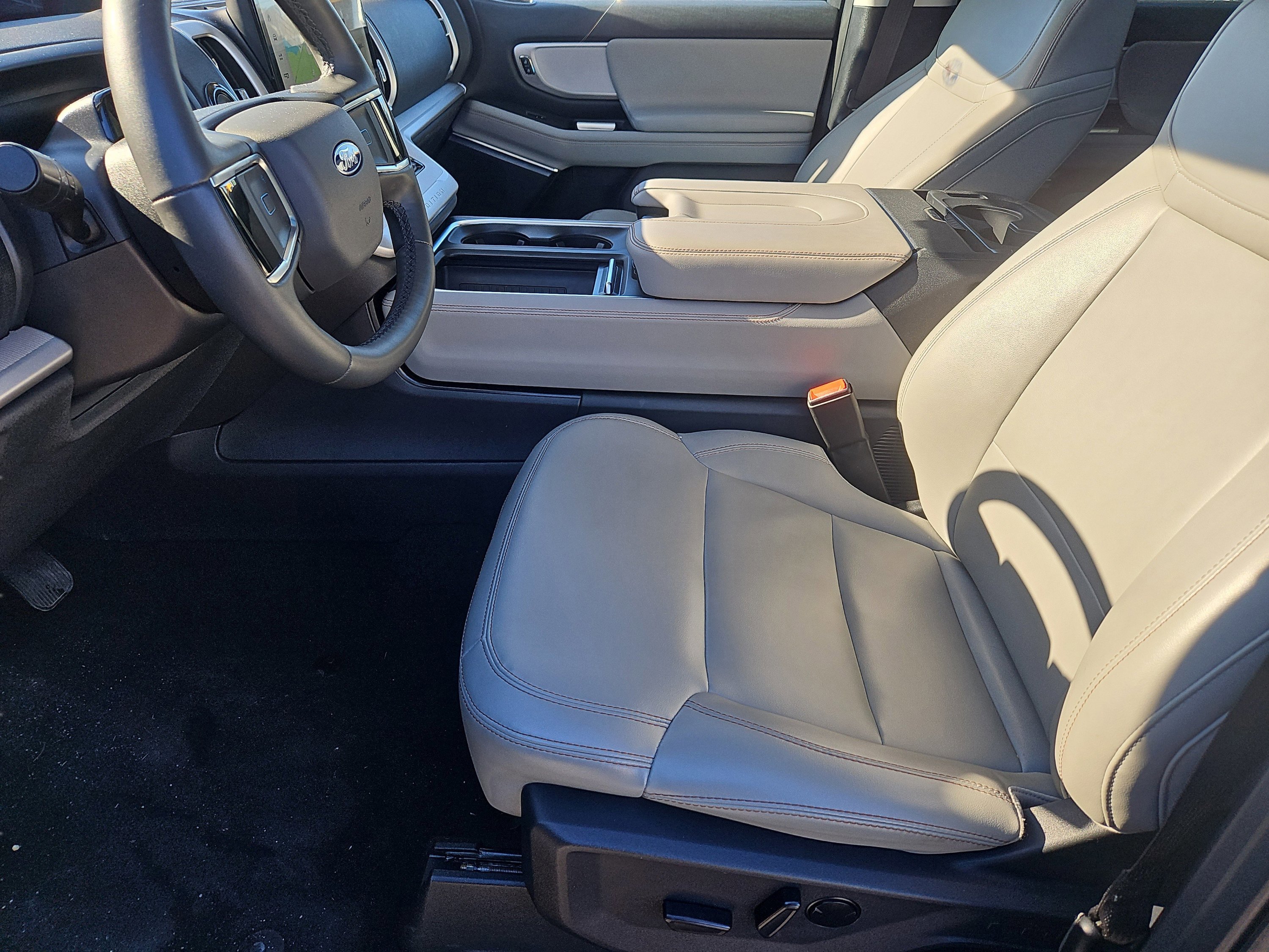 Certified 2025 Ford Expedition Active image 35