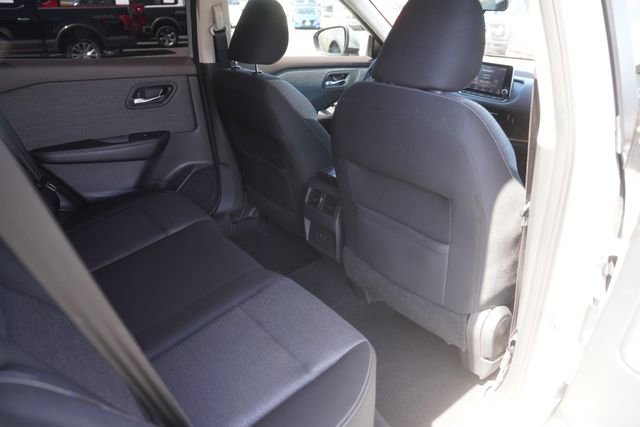 Used 2022 Nissan Rogue SV FWD image 14