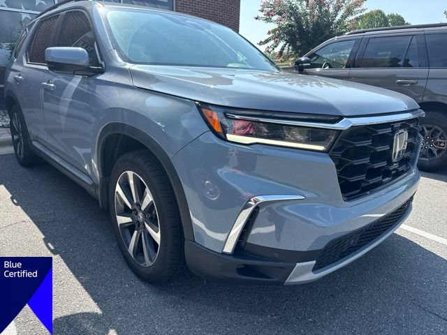 Used 2025 Honda Pilot Touring image 2