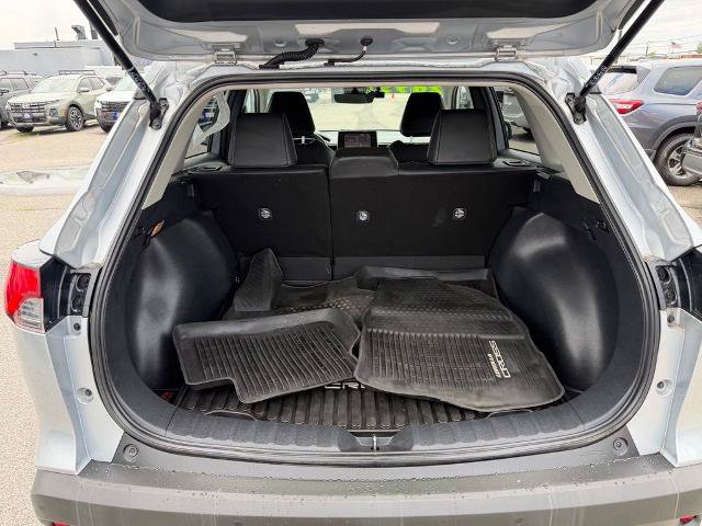Used 2022 Toyota Corolla Cross XLE AWD/4WD image 17