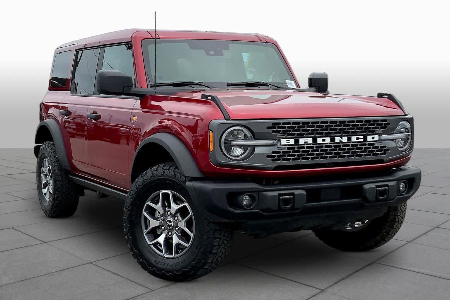 Certified 2025 Ford Bronco Badlands AWD/4WD image 3