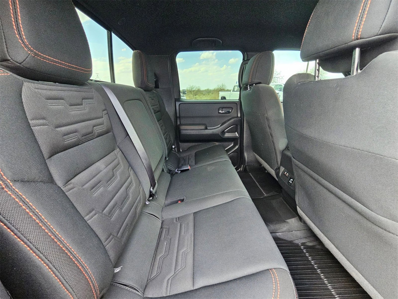 Used 2024 Nissan Frontier Pro-X w/ Pro Convenience Package image 26