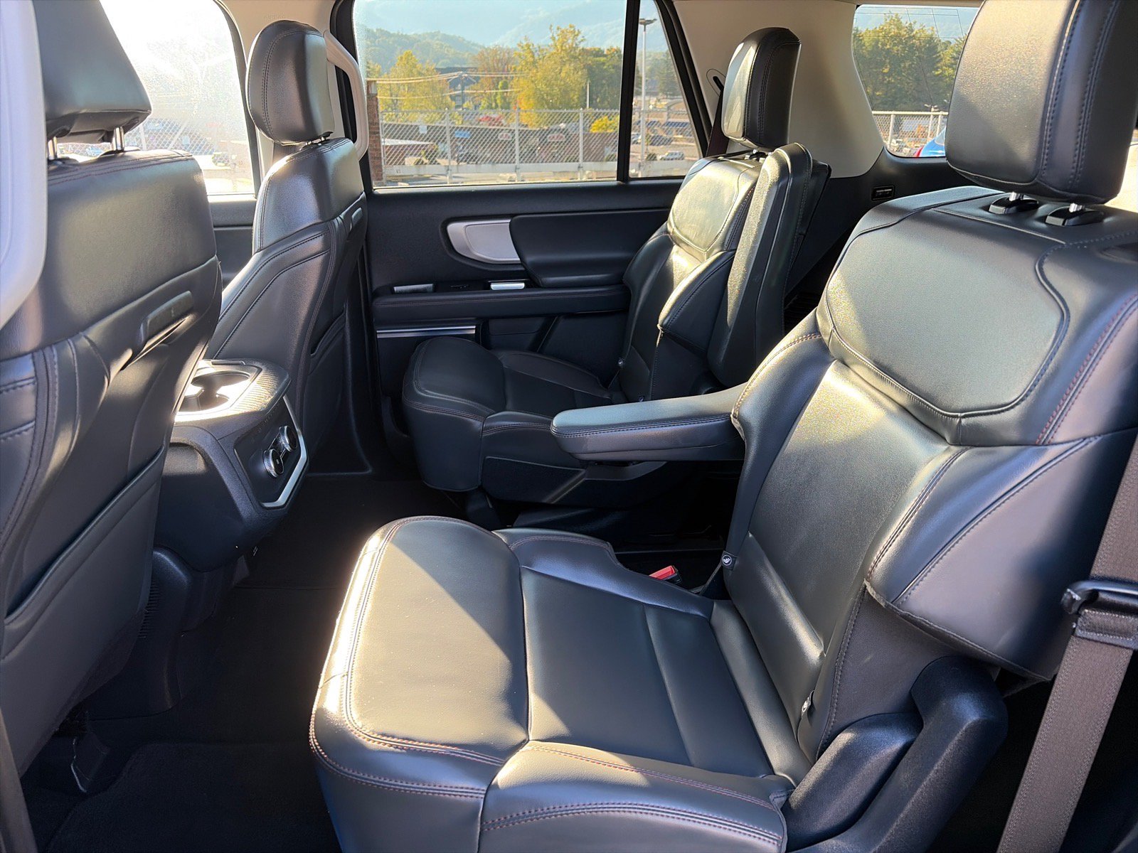 Certified 2025 Ford Expedition Active AWD/4WD image 18