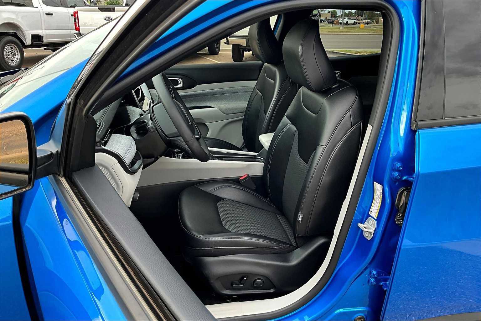 Used 2024 Jeep Compass Latitude w/ Convenience Group image 9