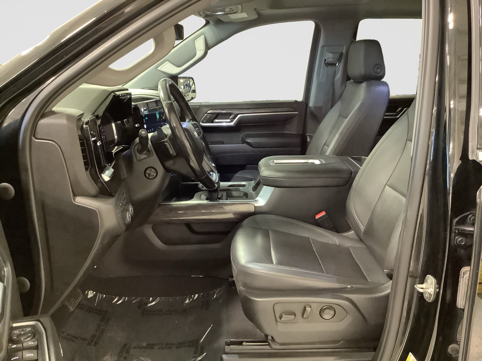 Used 2022 Chevrolet Silverado 1500 LTZ w/ LTZ Premium Texas Edition AWD/4WD image 11
