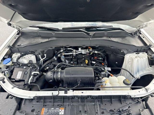 Certified 2022 Ford Explorer XLT w/ Equipment Group 202A AWD/4WD image 39