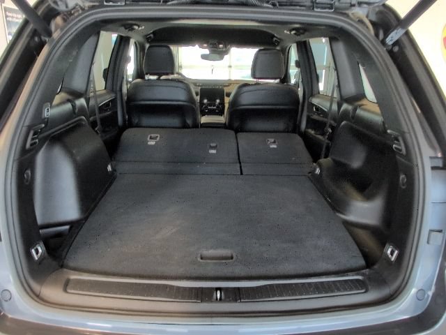 Used 2024 Jeep Grand Cherokee Limited AWD/4WD image 33