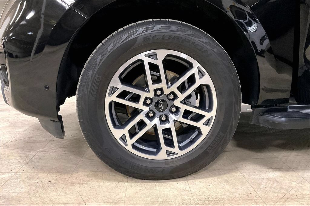 Certified 2025 Ford Expedition Max Active AWD/4WD image 9