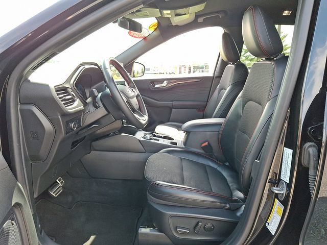 Certified 2024 Ford Escape ST-Line Select w/ Tech Pack #2 AWD/4WD image 13