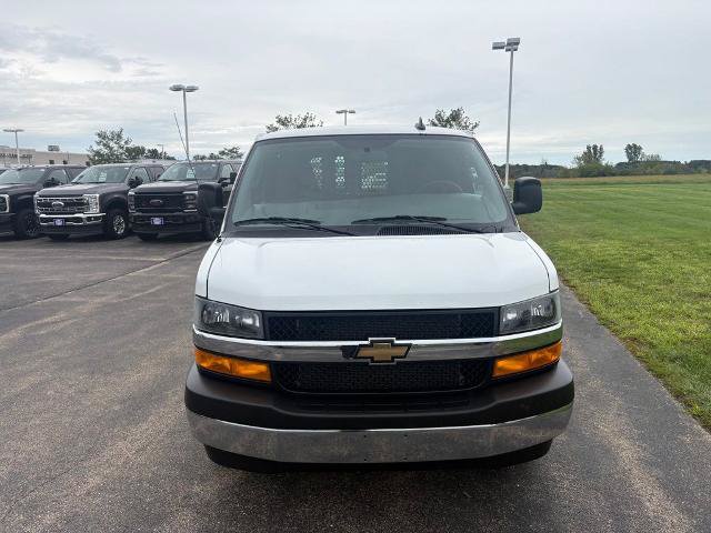 Used 2025 Chevrolet Express 2500 w/ Driver Convenience Package RWD image 3
