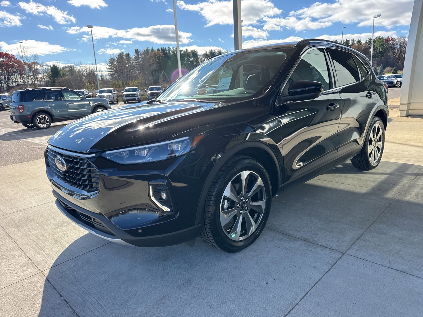 Certified 2023 Ford Escape Platinum image 3