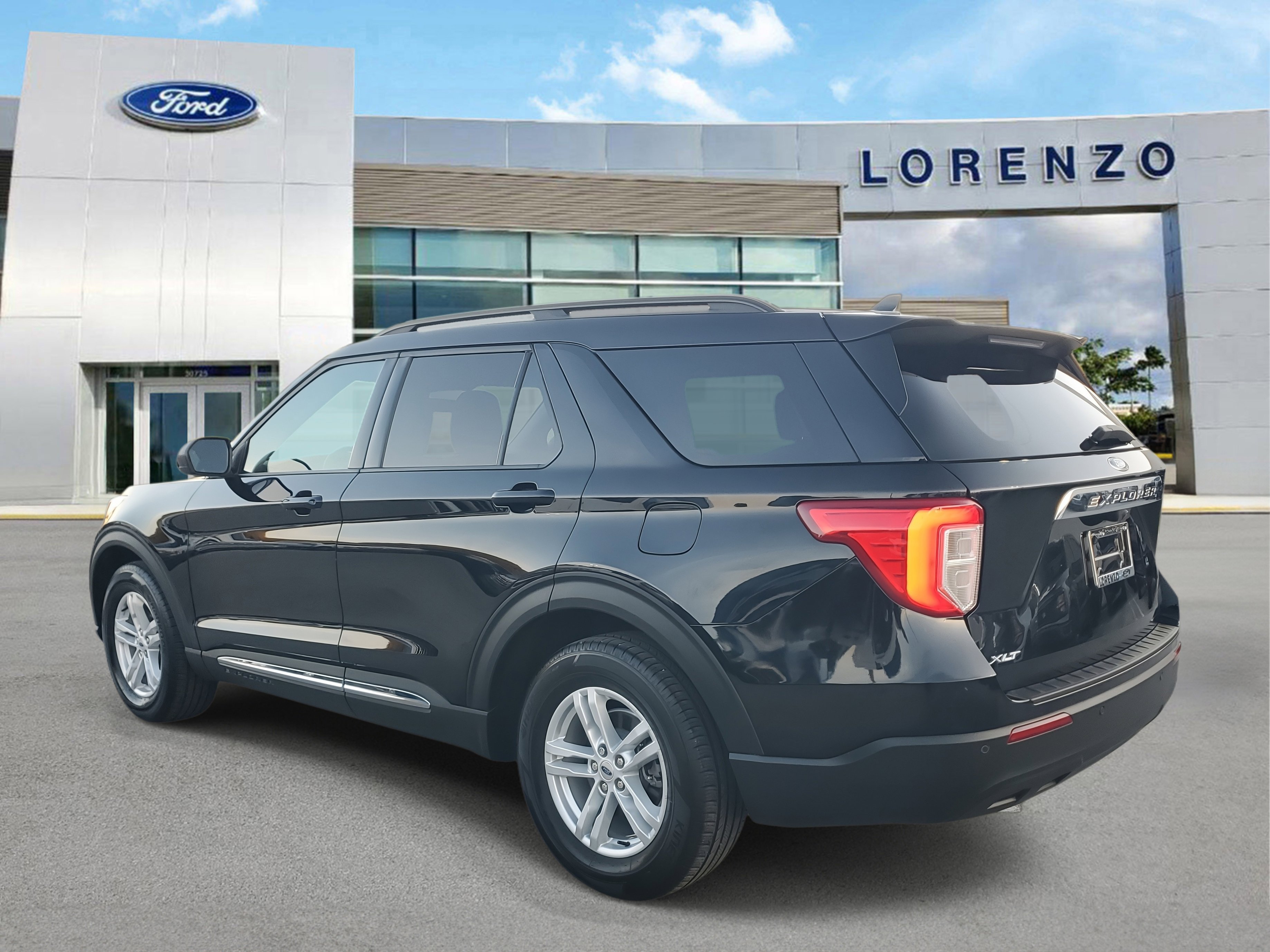 Certified 2023 Ford Explorer XLT image 7