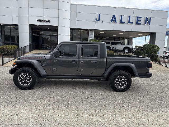 Used 2024 Jeep Gladiator Rubicon w/ Technology Group AWD/4WD image 2