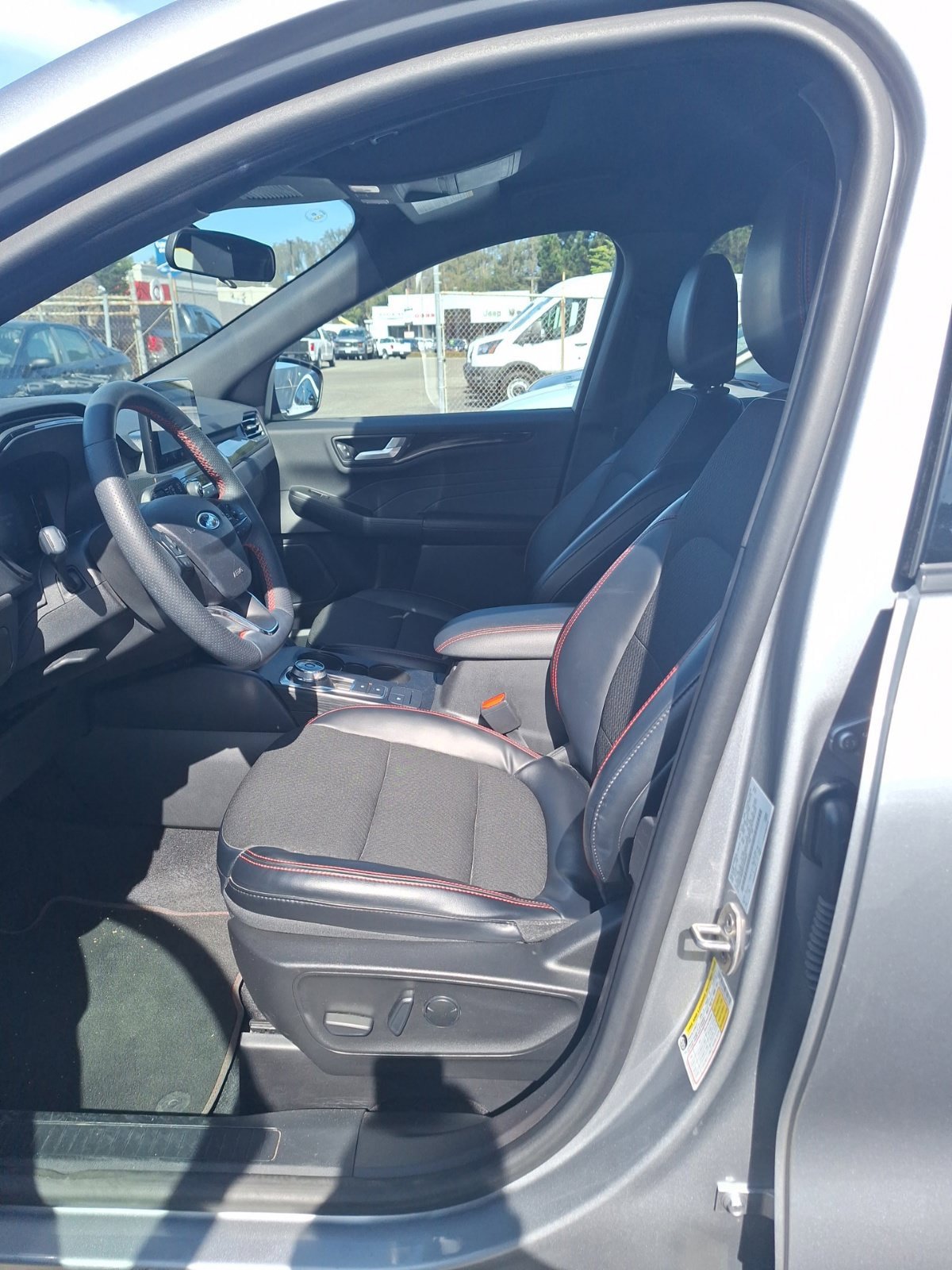 Certified 2023 Ford Escape ST-Line Select AWD/4WD image 11
