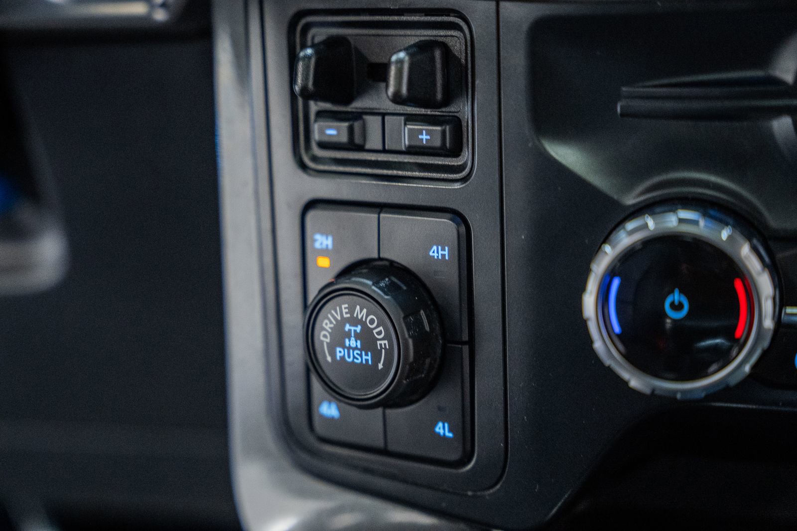 Certified 2023 Ford F150 Lariat w/ Equipment Group 502A High image 32