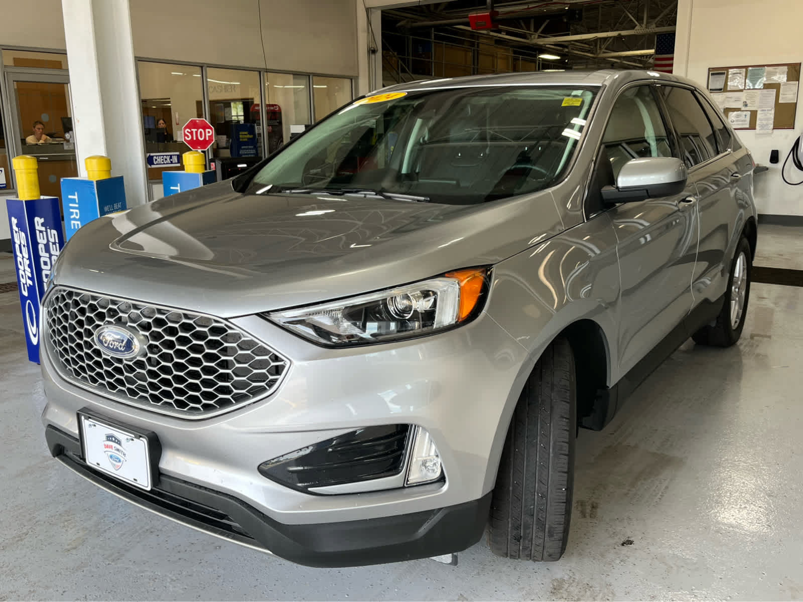 Certified 2024 Ford Edge SEL w/ Convenience Package AWD/4WD image 5