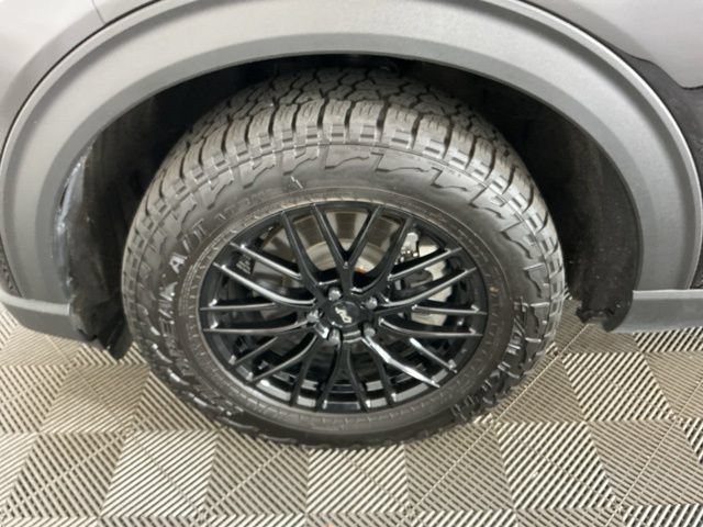 Certified 2025 Ford Explorer Platinum w/ Ultimate Package AWD/4WD image 36