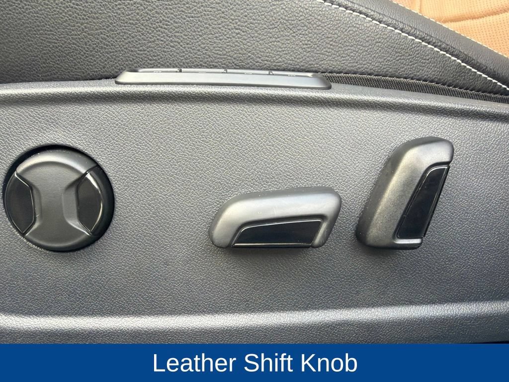 Used 2025 Volkswagen Jetta SEL FWD image 14