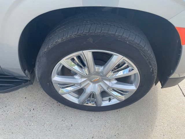 Used 2024 Chevrolet Tahoe High Country AWD/4WD image 2
