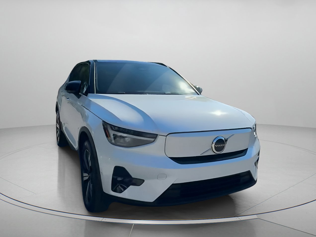 Used 2023 Volvo XC40 Recharge Plus image 29