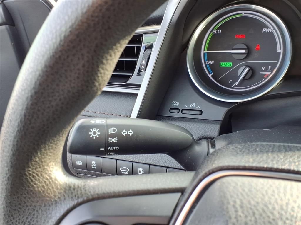Used 2019 Toyota Camry LE image 12