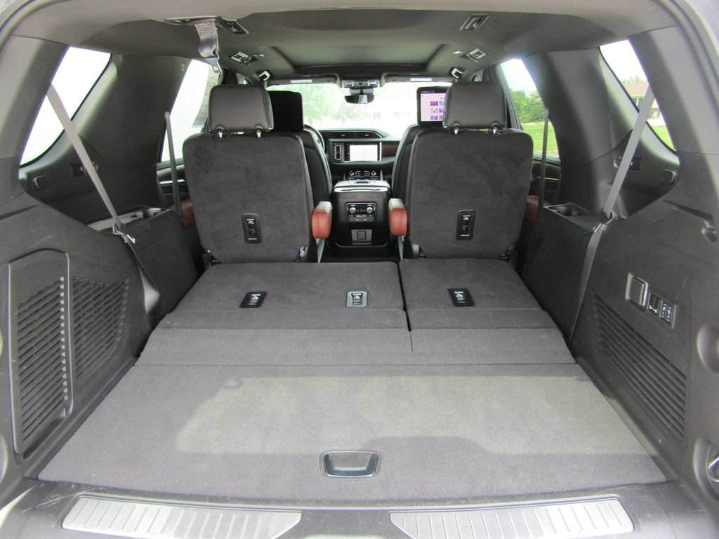 Used 2024 GMC Yukon Denali Ultimate AWD/4WD image 43