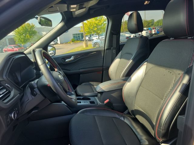 Certified 2024 Ford Escape ST-Line w/ Tech Pack #1 AWD/4WD image 5