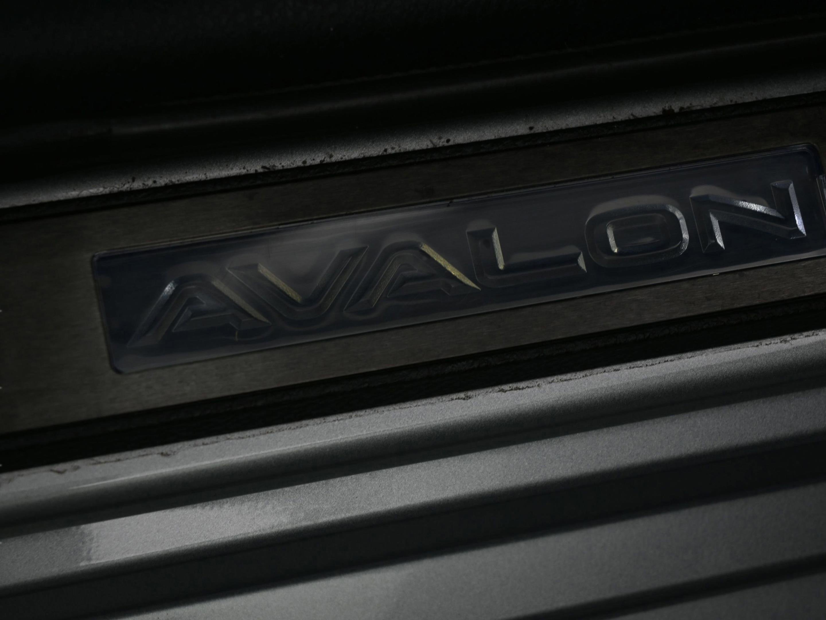 Used 2022 Toyota Avalon Touring image 36