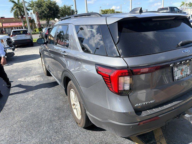 Certified 2025 Ford Explorer Active RWD image 6