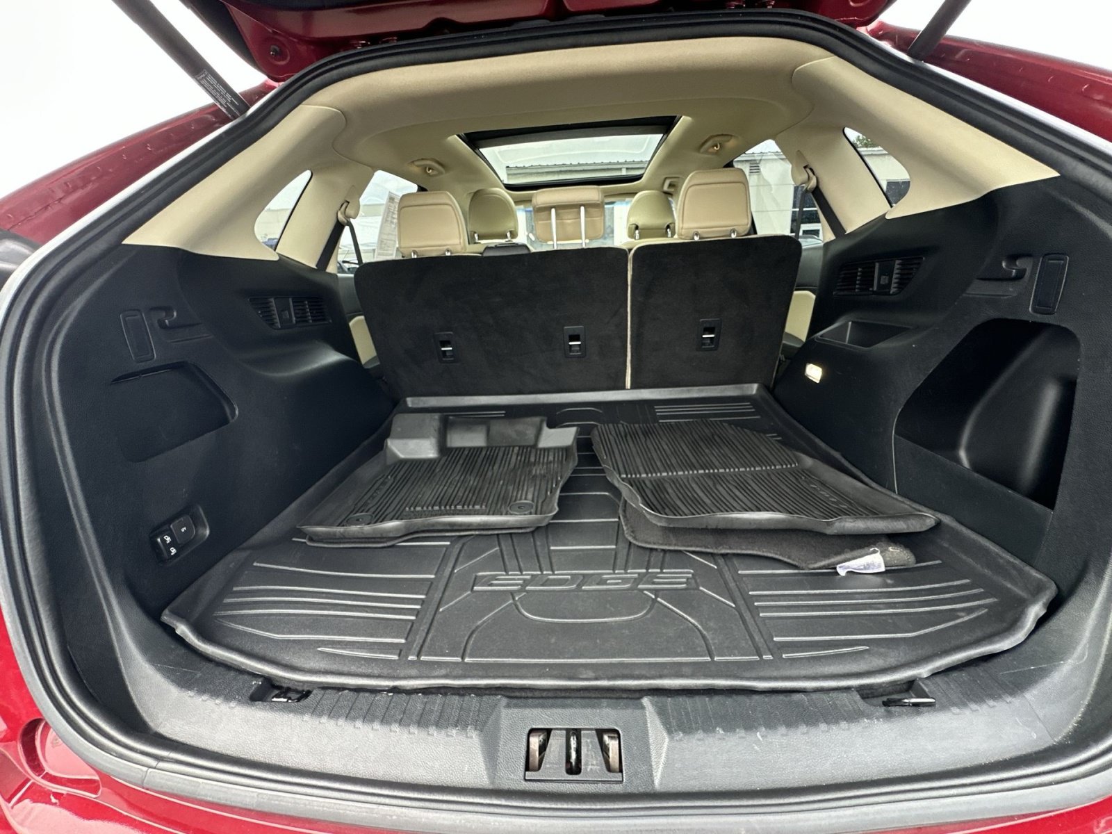 Certified 2019 Ford Edge SEL w/ Equipment Group 201A AWD/4WD image 34
